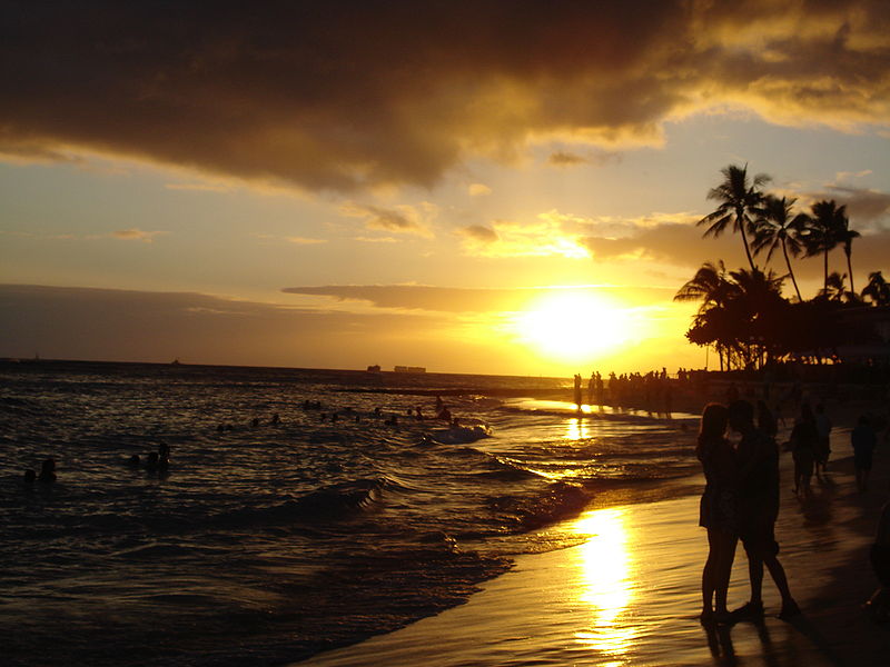 800px-waikiki_beach_at_sunset.jpg