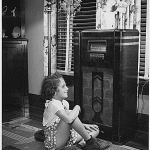 girl_listening_to_radio