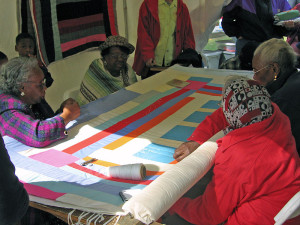 800px-Gee's_Bend_quilting_bee
